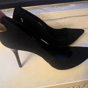 Suede Santa Lolla Pumps